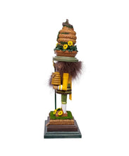 Load image into Gallery viewer, 15" Hollywood Bee Keeper Nutcracker
