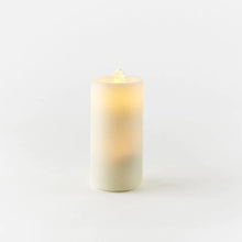 Load image into Gallery viewer, Water Wick Candle with Remote
