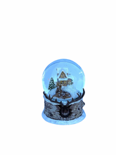 Load image into Gallery viewer, 5.5&quot;H Musical Family Deer Dome
